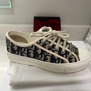 CHRISTIAN DIOR SNEAKERS